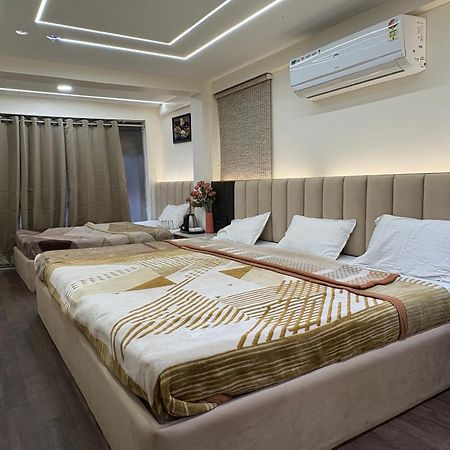 Hotel Anantshree Ujjain Exteriör bild
