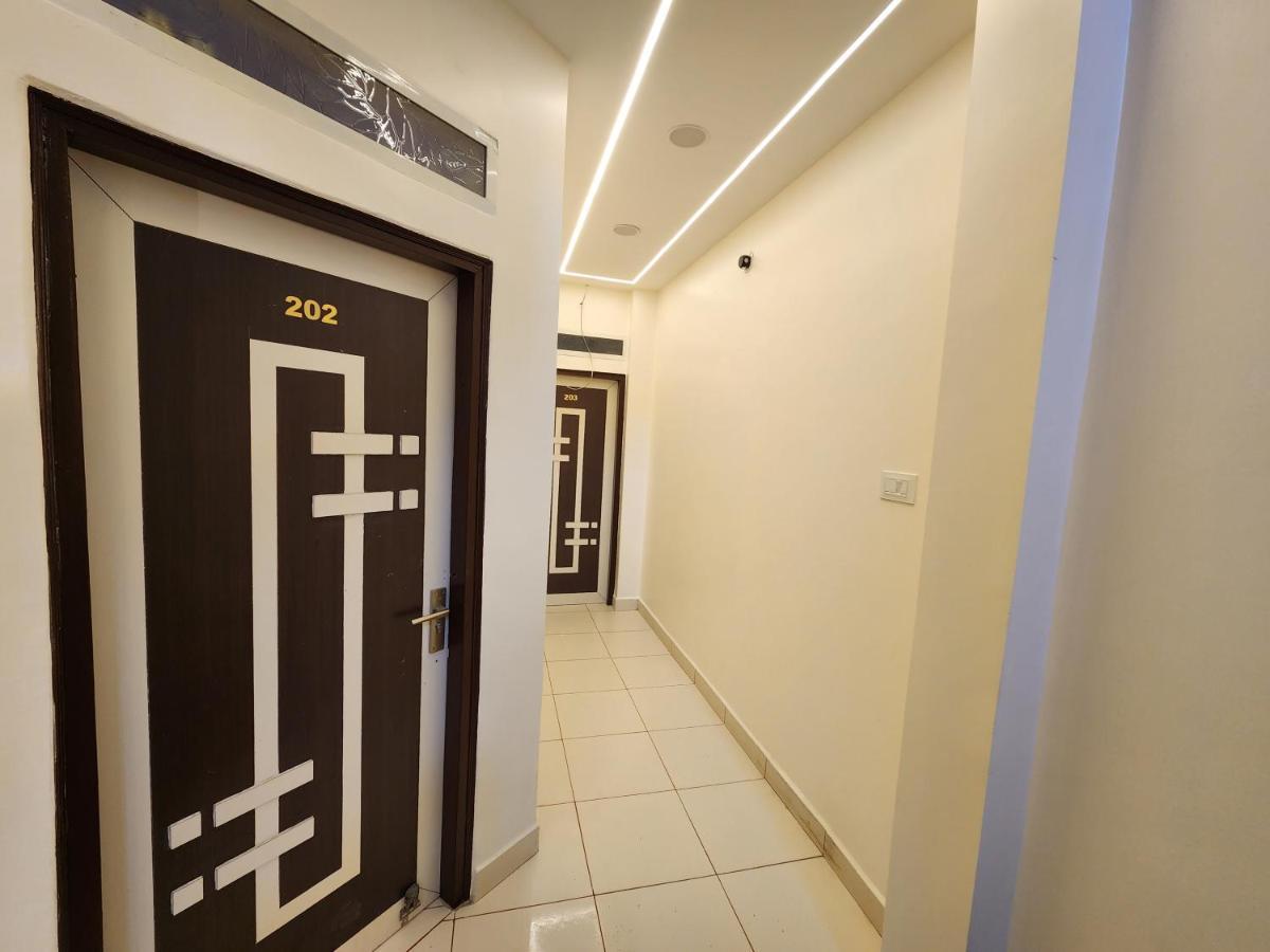 Hotel Anantshree Ujjain Exteriör bild