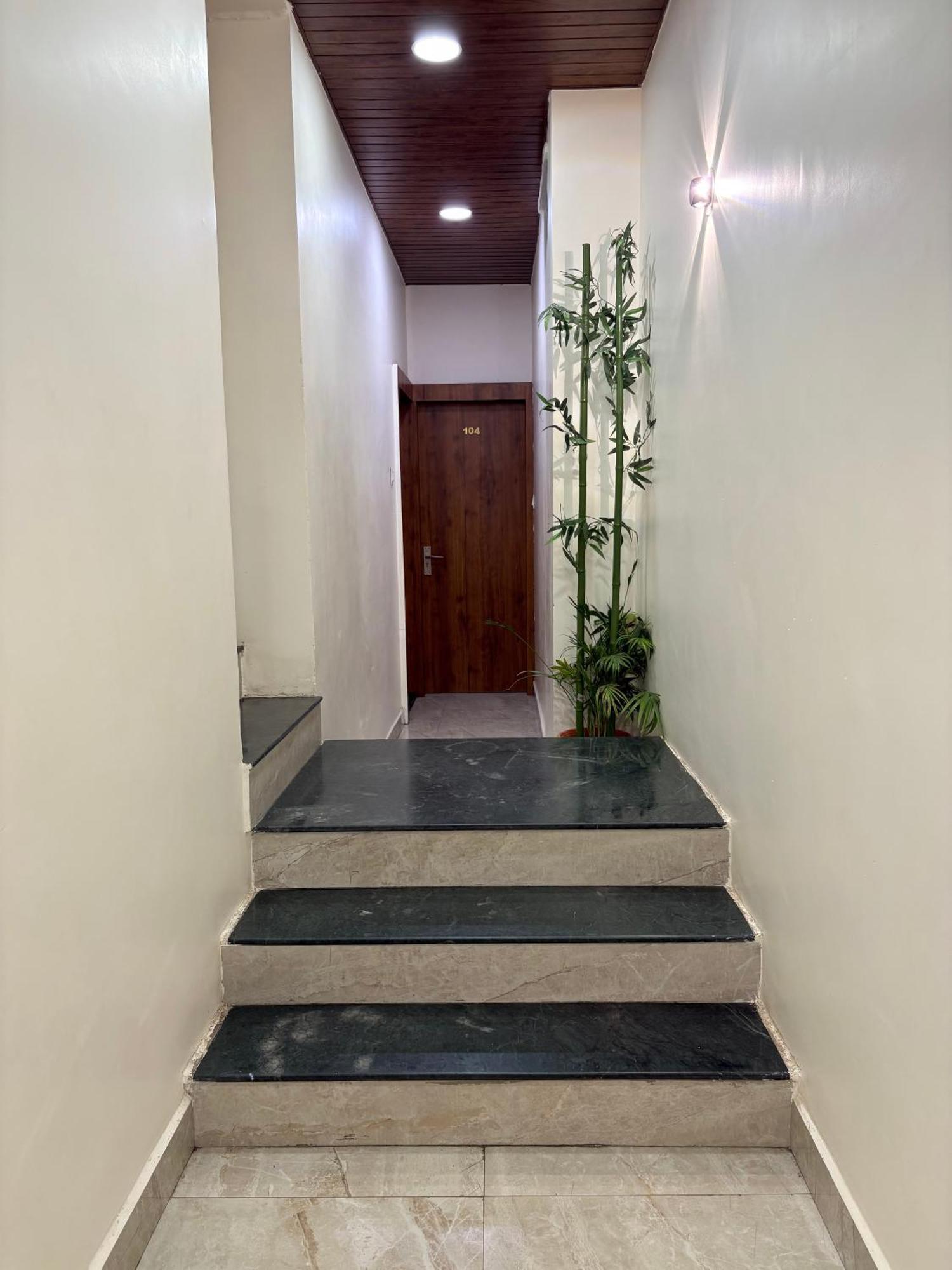 Hotel Anantshree Ujjain Exteriör bild